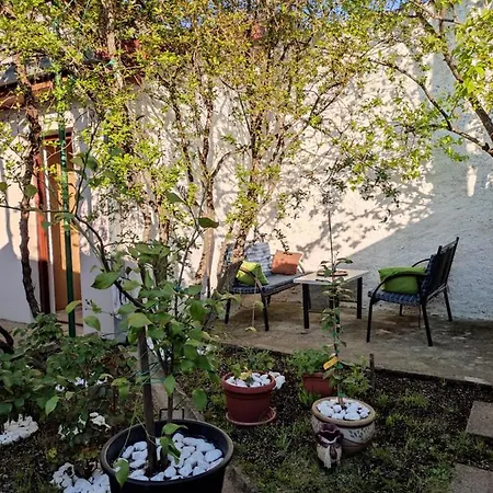 Herzegovinian Hobbiton Vakantiehuis Stolac