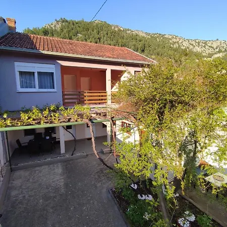 Herzegovinian Hobbiton * Stolac